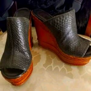 Steve Madden open toe wedge